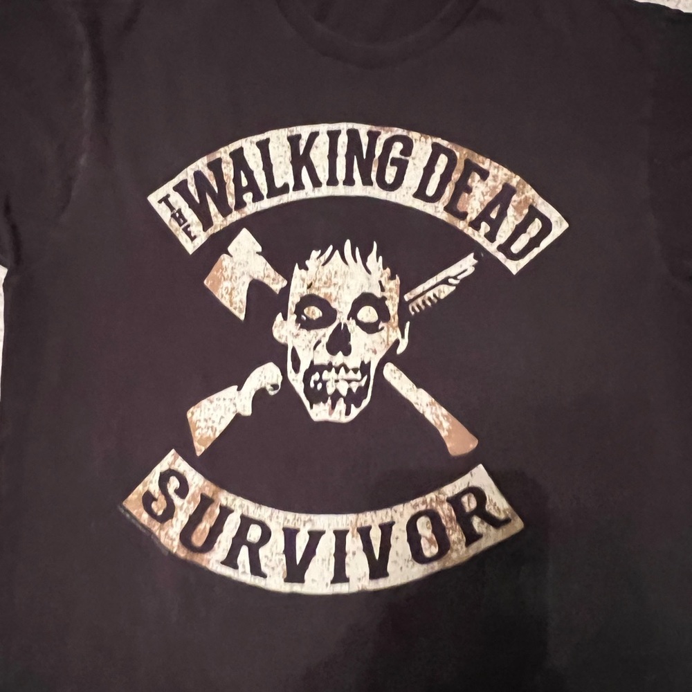 Walking Dead Survivor Black T-Shirt - Picture 2 of 4